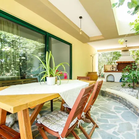 Villa Aether